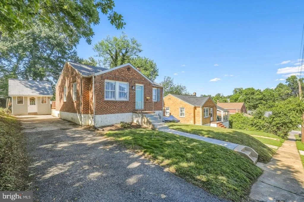 Photo of 7 LODGE ROAD