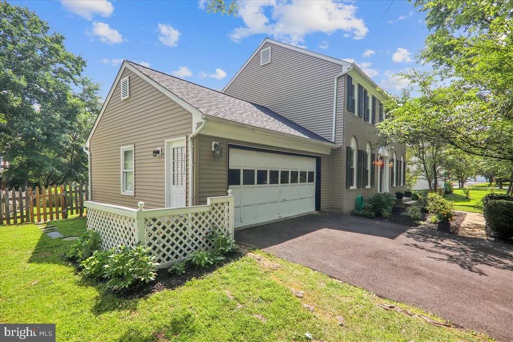 Photo of 2603 BELLE CREST LANE