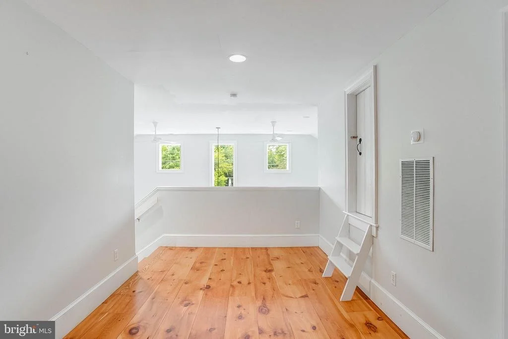 Photo of 30328 SEAFORD ROAD