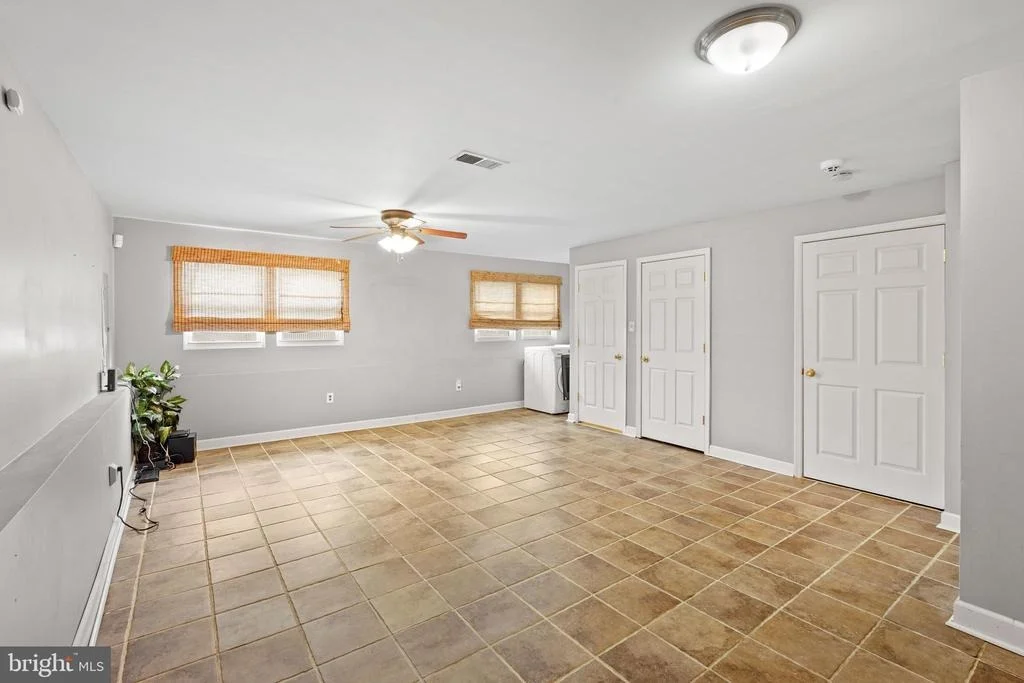 Photo of 5210 VIENNA DRIVE