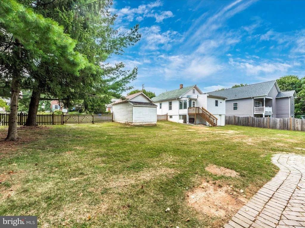Photo of 405 CARROLL AVENUE