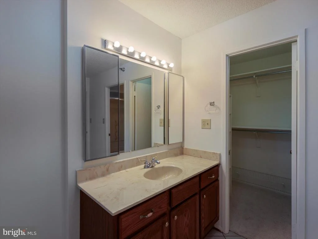Photo of Unit 31012 at 15115 INTERLACHEN DRIVE