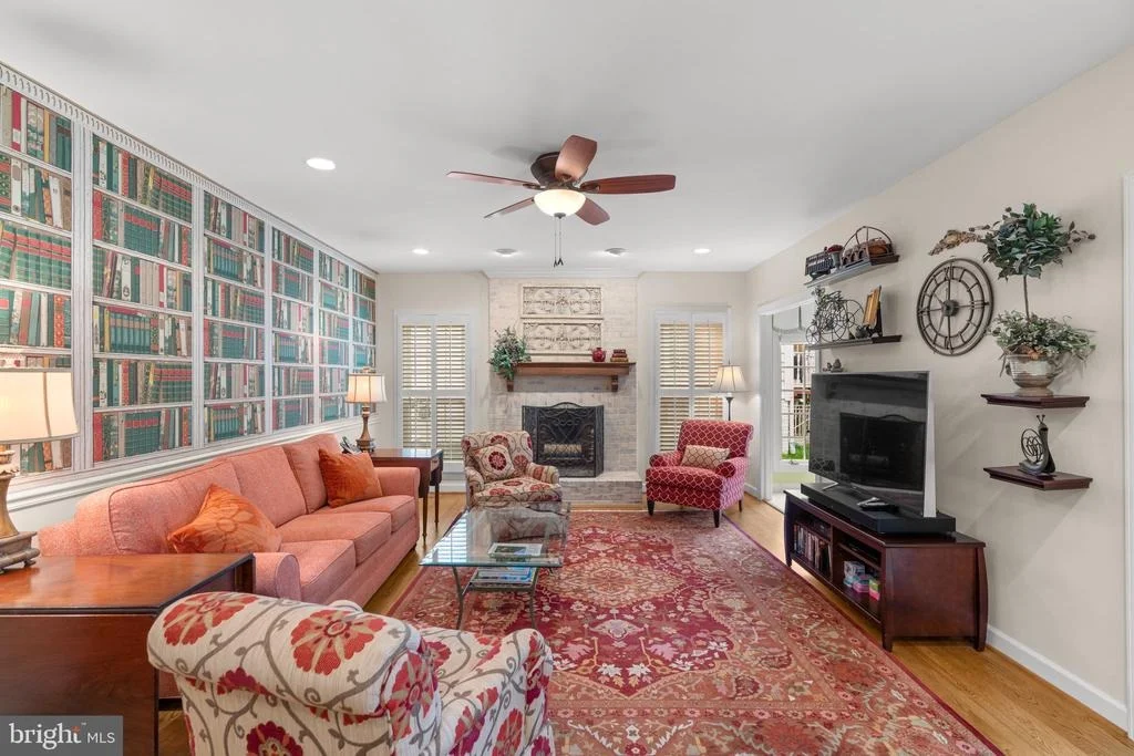 Photo of 17702 GLOBE THEATRE DRIVE