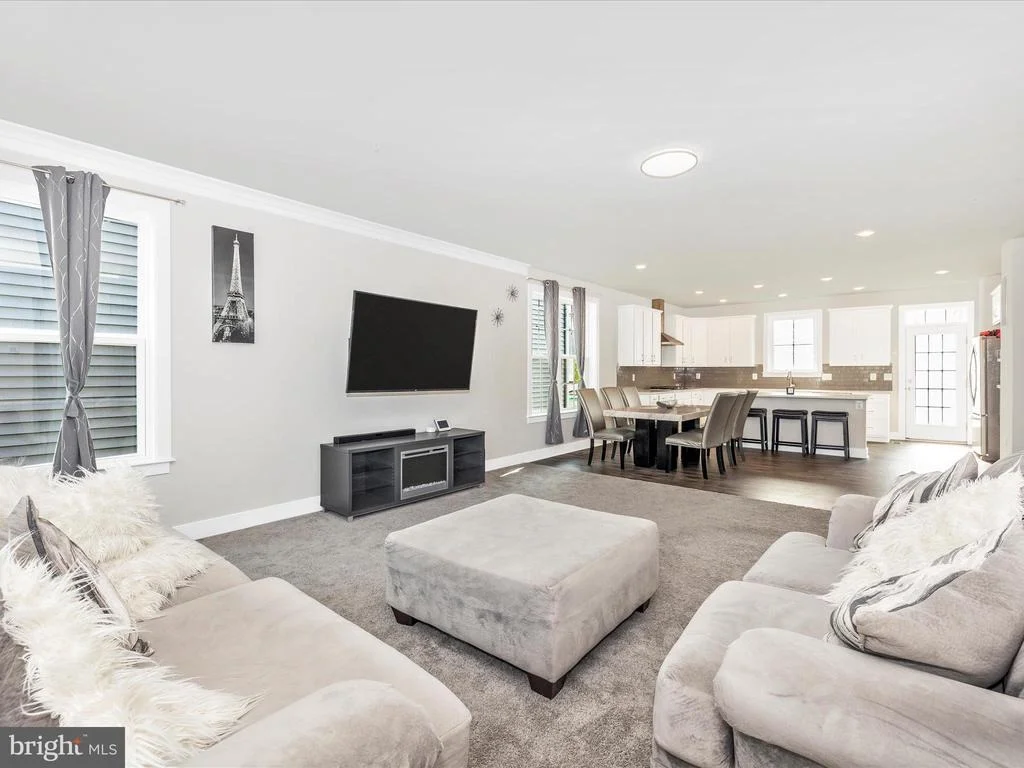 Photo of 1807 FAIRWAY LANE