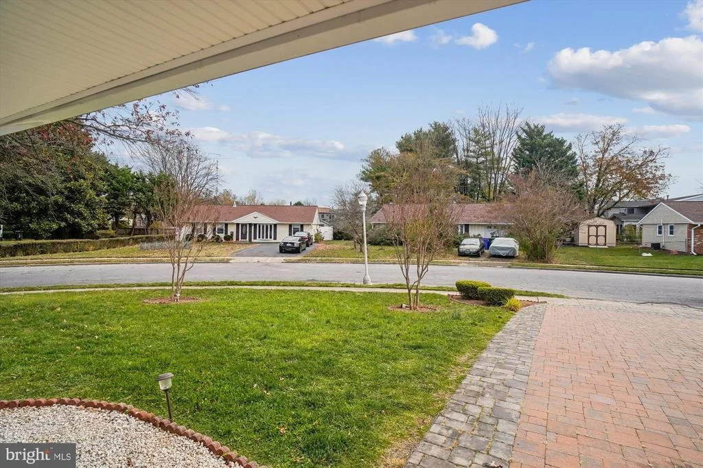 Photo of 417 WHITE OAK PLACE