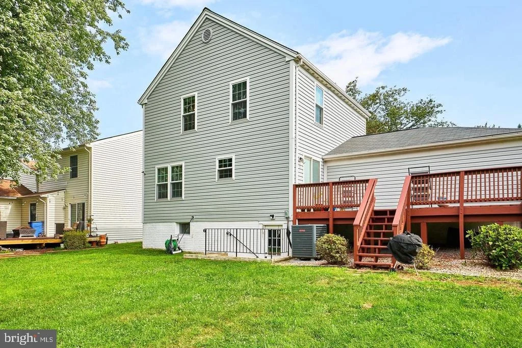 Photo of 806 RUST DRIVE NE