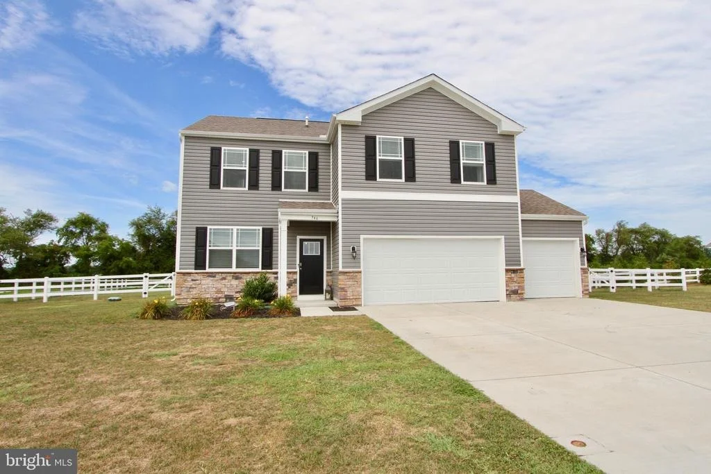 Photo of 746 SEABREEZE RD