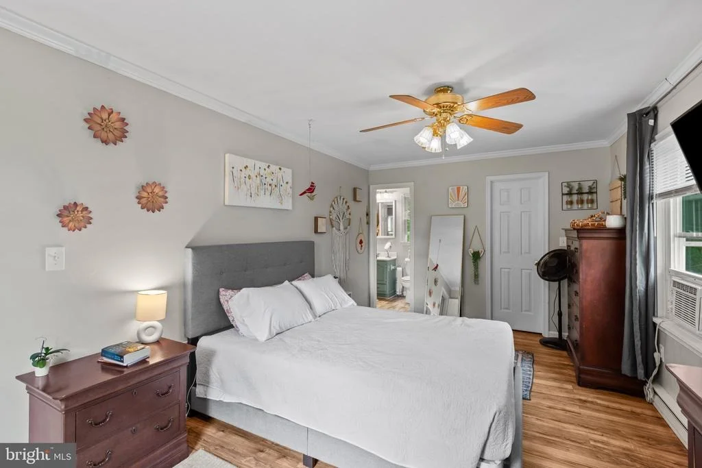 Photo of 1304 NAUGAHYDE ROAD