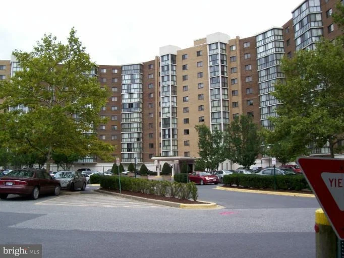 Photo of Unit 4425 at 15100 INTERLACHEN DRIVE