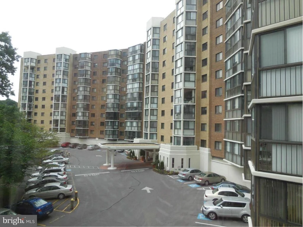 Photo of Unit 1223 at 15101 INTERLACHEN DRIVE