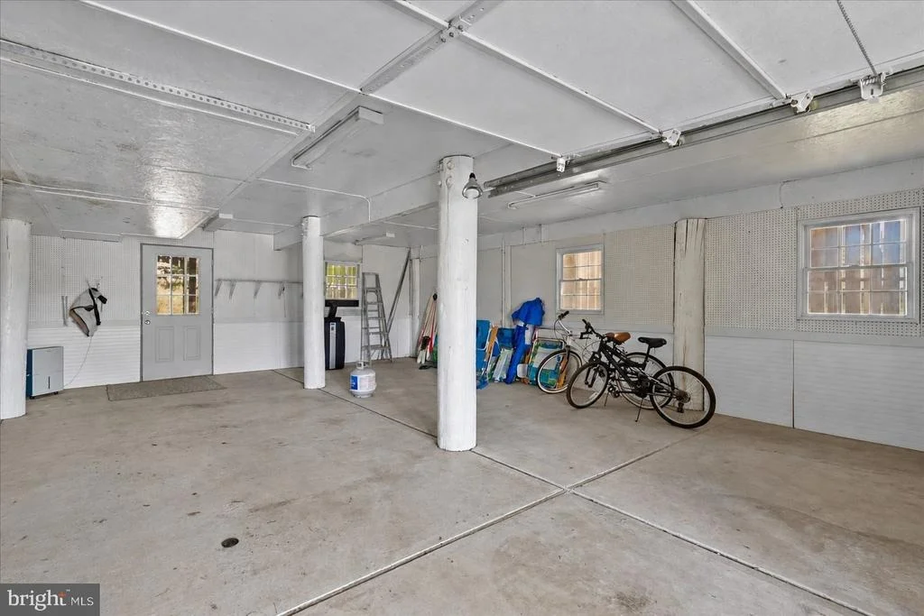 Photo of 36764 BAYSIDE DRIVE