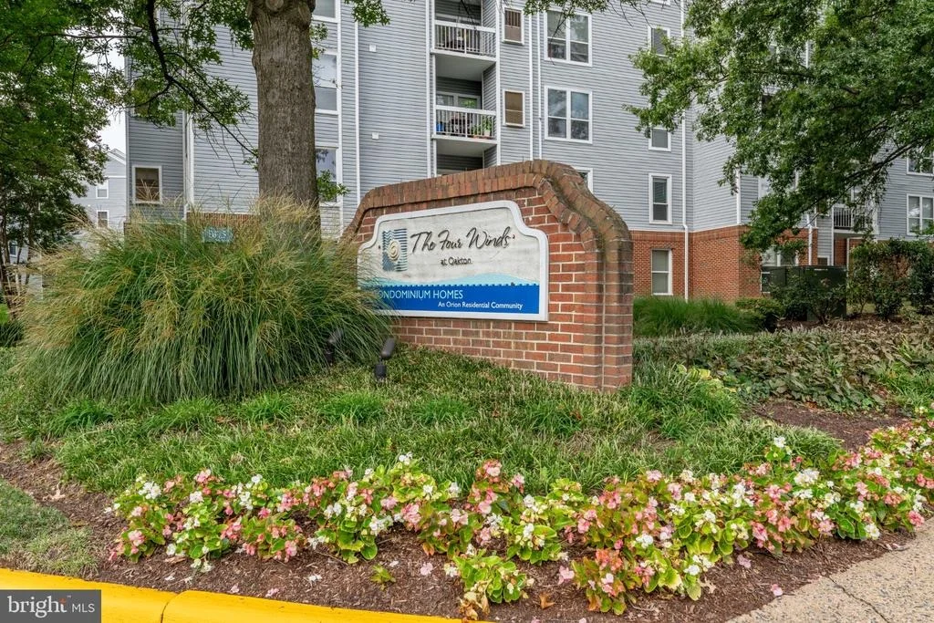 Photo of Unit 2A2 at 3179 SUMMIT SQUARE DRIVE