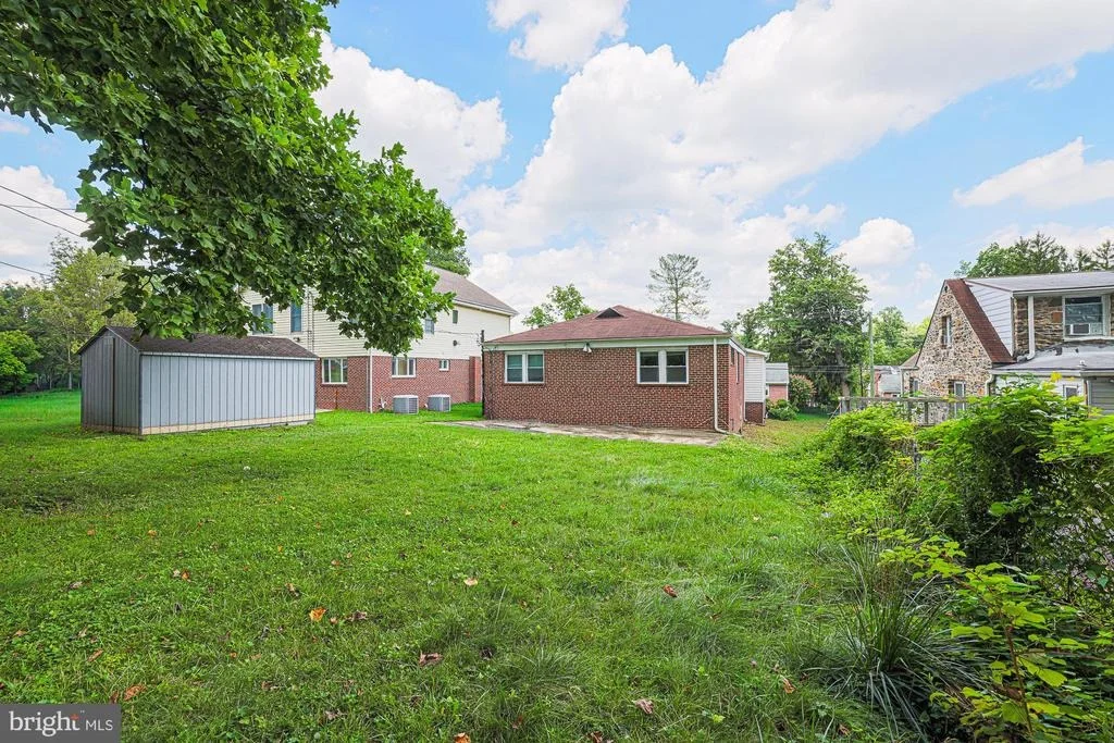 Photo of 6206 WINNER AVENUE