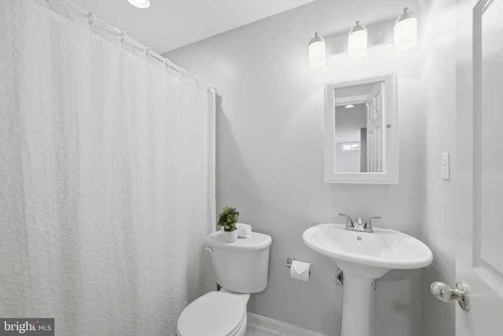 Photo of 44028 TAVERN DRIVE