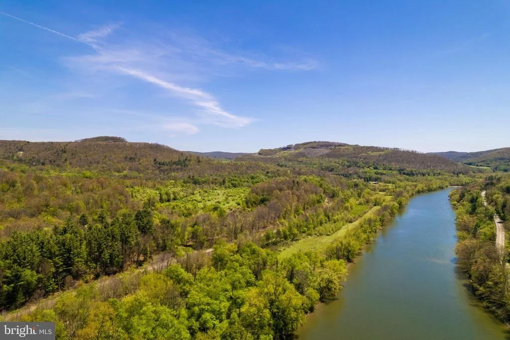 Photo of 007 STATE LINE ROAD