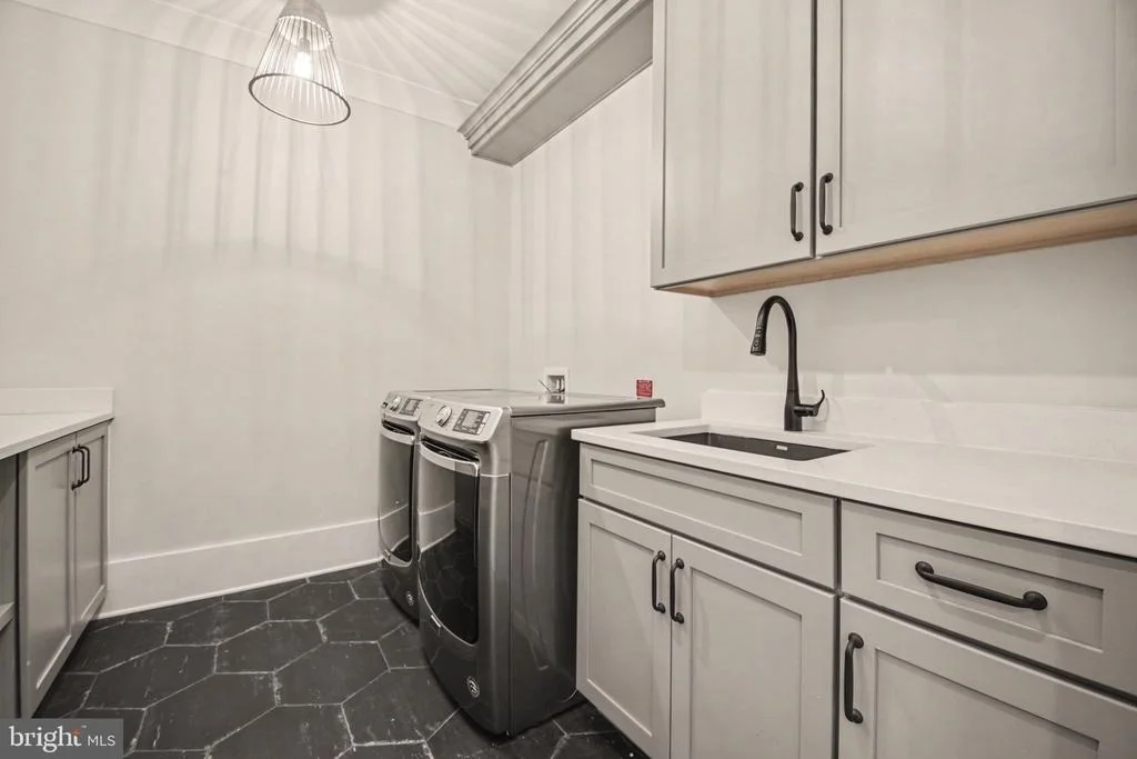 Photo of 2516 RAMBLING ROAD