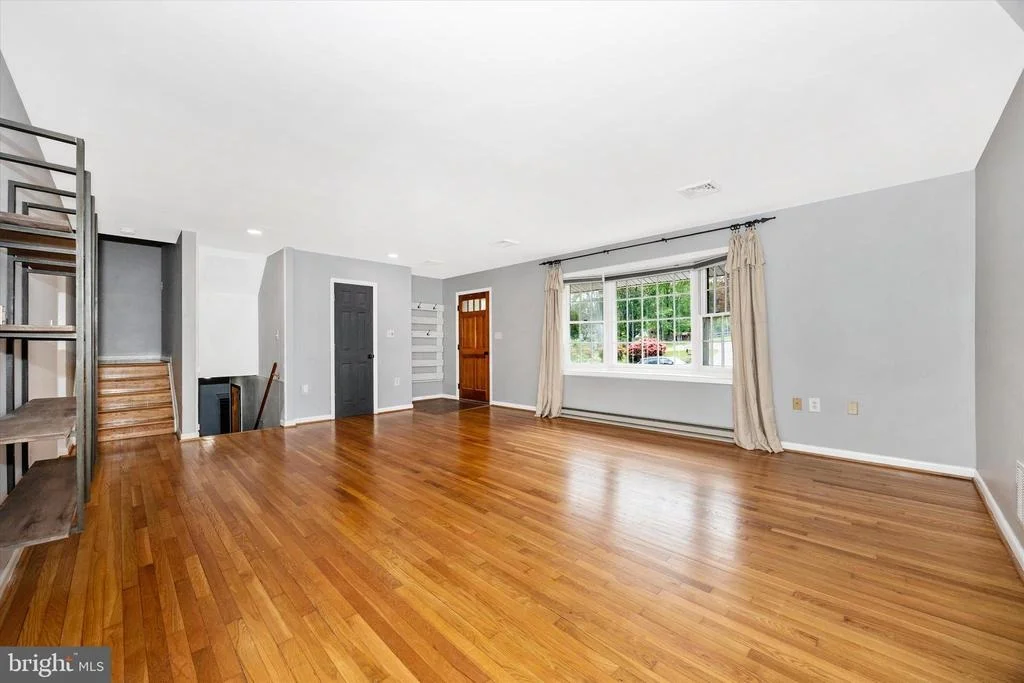 Photo of 3905 SUGARLOAF DRIVE