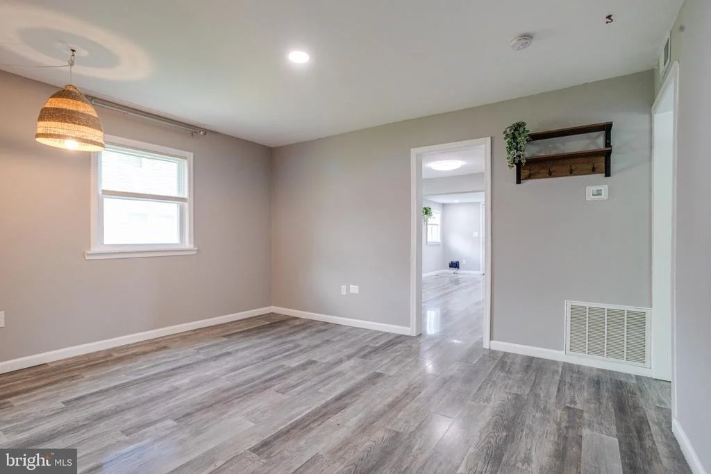 Photo of 215 GLIDER DRIVE