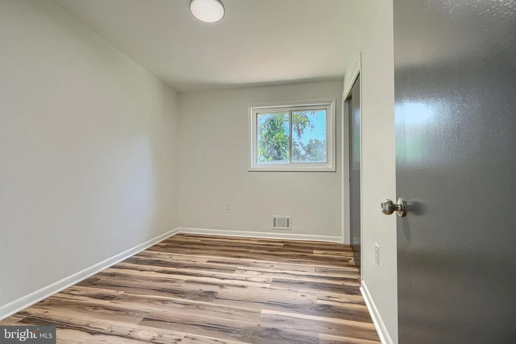 Photo of 6821 BARNETT ROAD