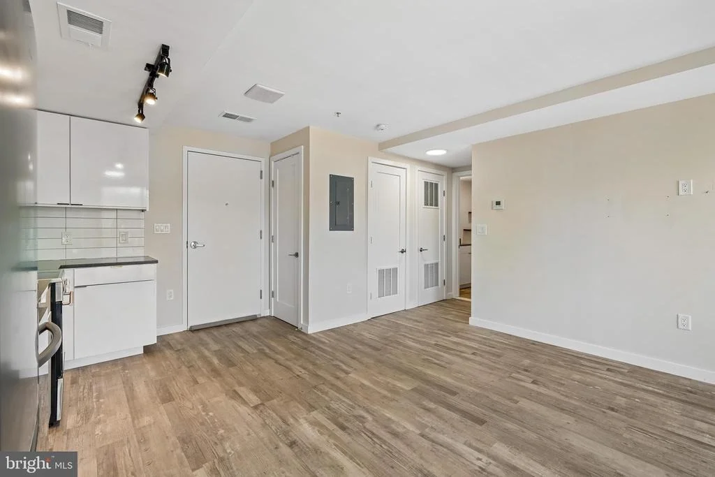 Photo of Unit 401 at 700 ROEDER ROAD