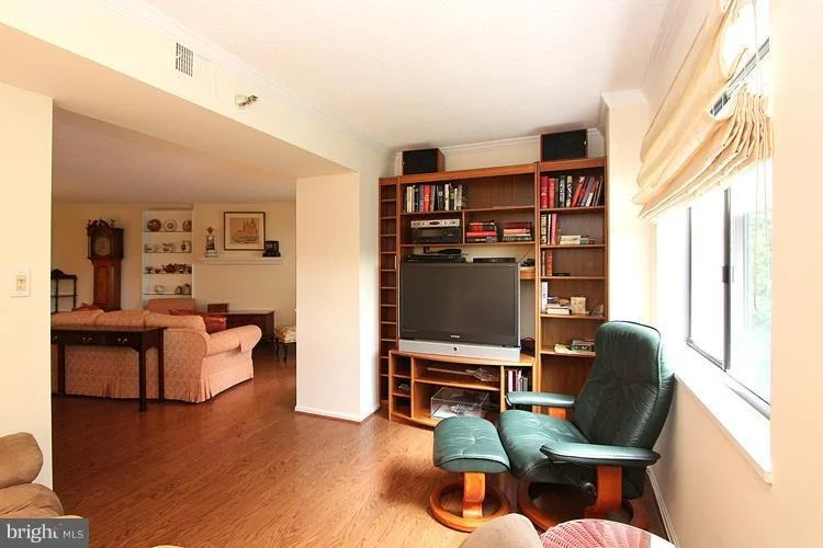 Photo of Unit 2804 at 15107 INTERLACHEN DRIVE