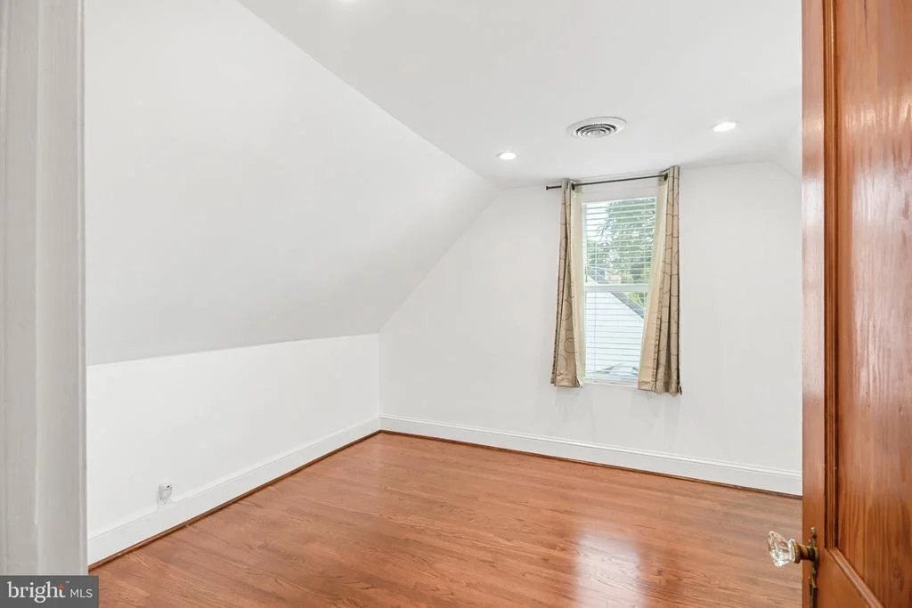 Photo of 1101 ROSEMONT AVENUE