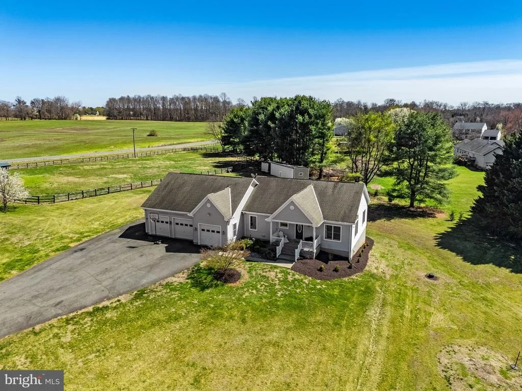 Photo of 7453 OPAL ROAD