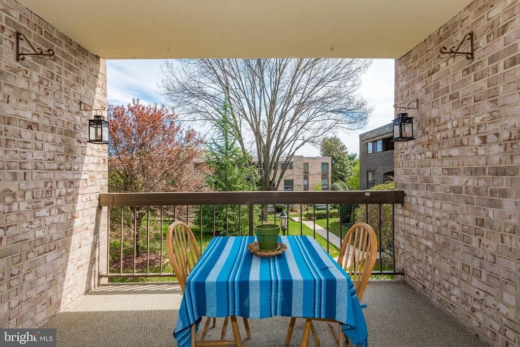 Photo of Unit 21 at 423 CHRISTOPHER AVENUE