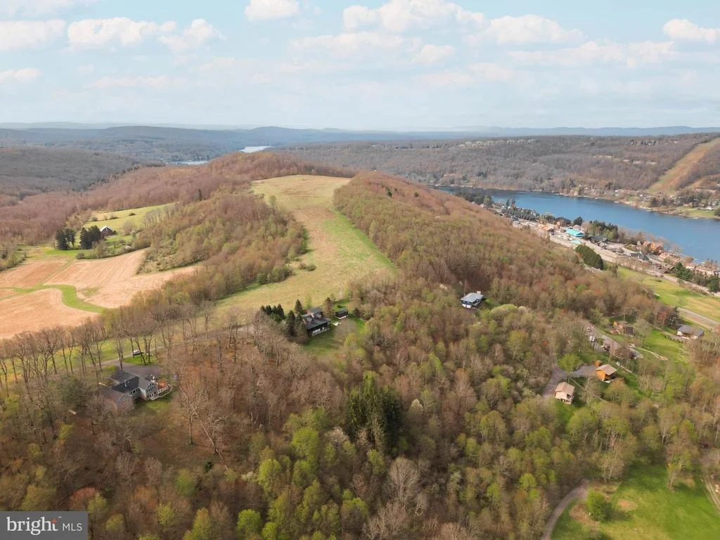 Photo of 790 SUNSET RIDGE DRIVE