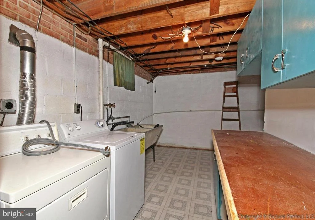 Photo of 407 DELAWARE ROAD