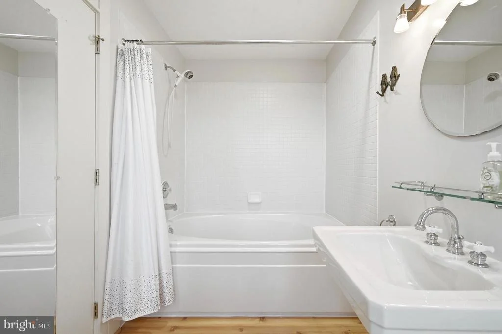 Photo of 5424 BEACH DRIVE