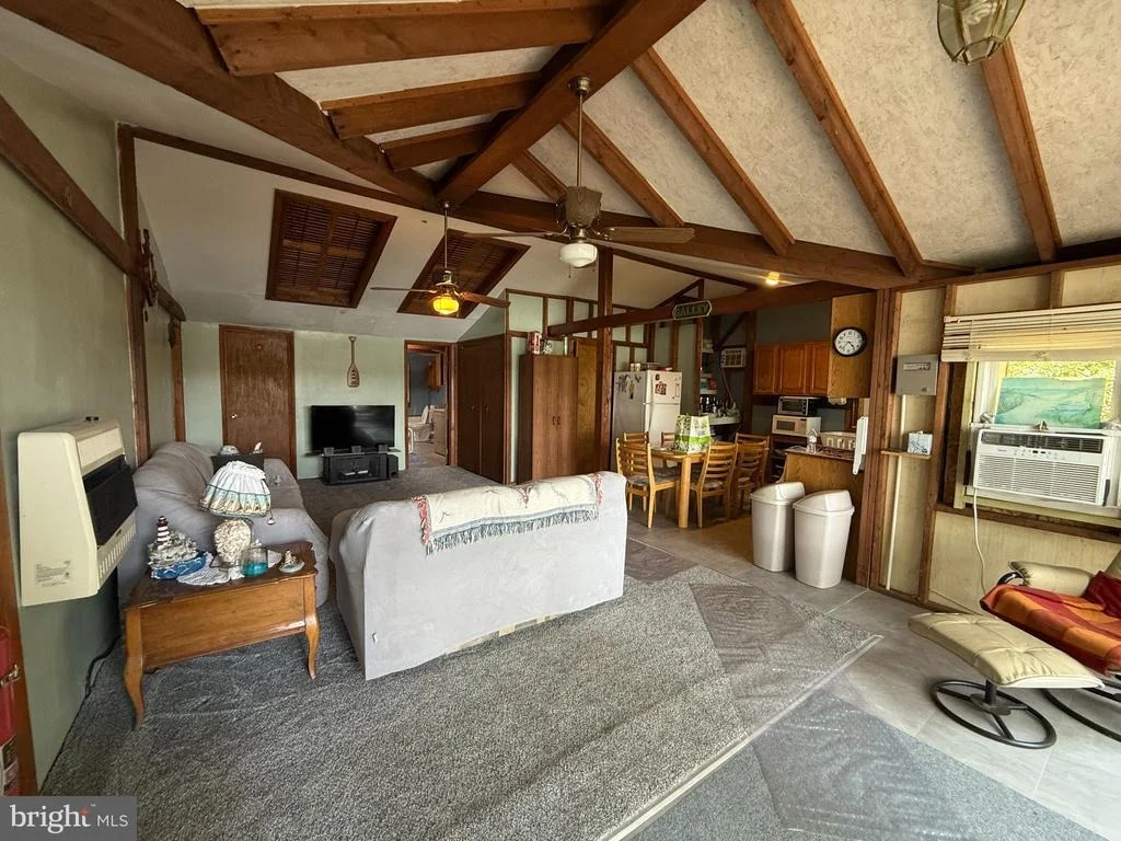Photo of 47 BEECH ISLAND