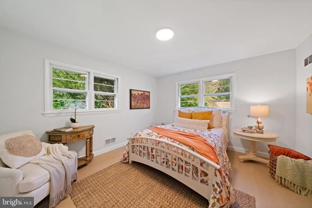 Photo of 11809 COLLINS DRIVE