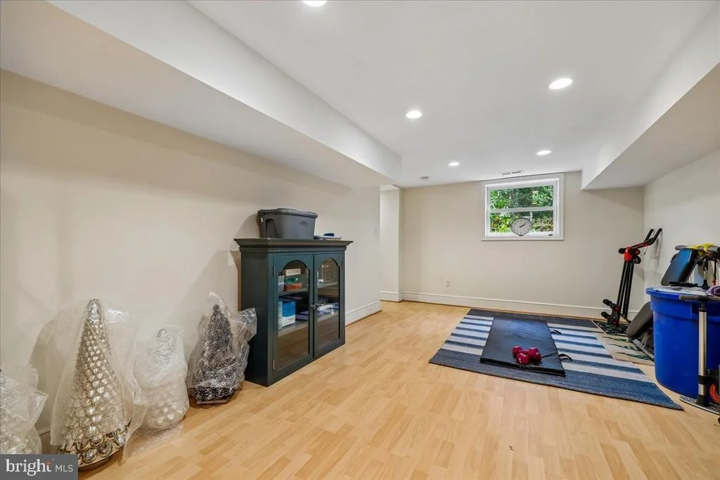 Photo of 1212 WOODSIDE PARKWAY