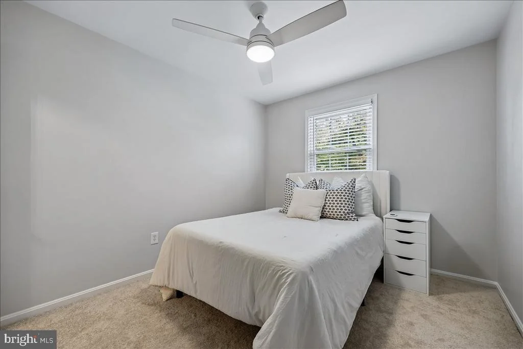 Photo of 24713 CUTSAIL DRIVE