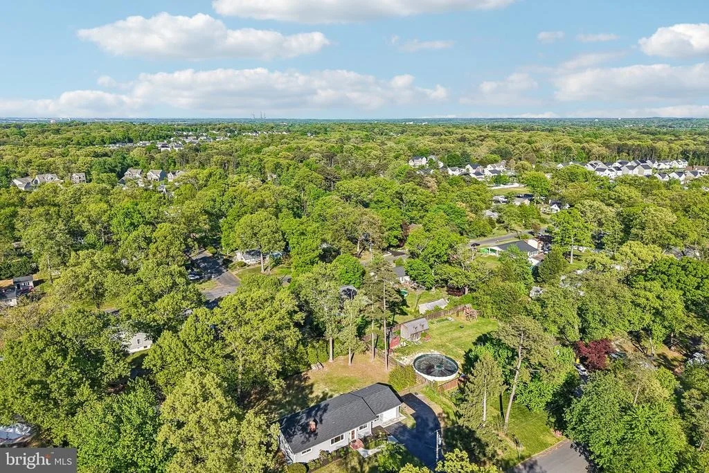 Photo of 816 MEADOW ROAD