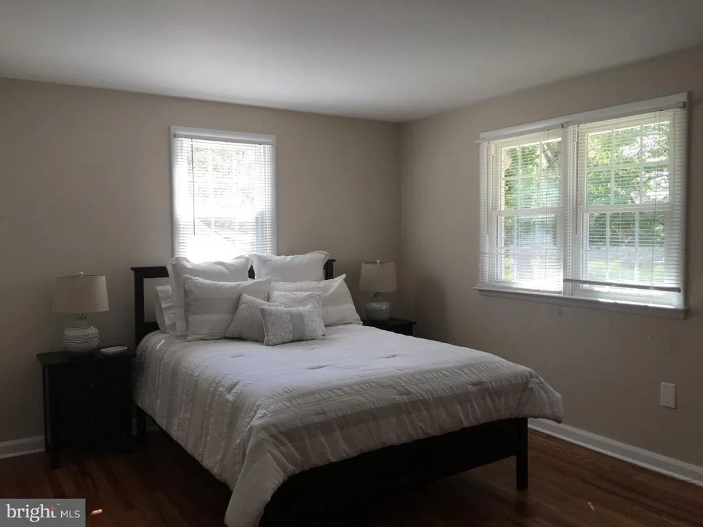 Photo of 1233 CRESTOVER ROAD