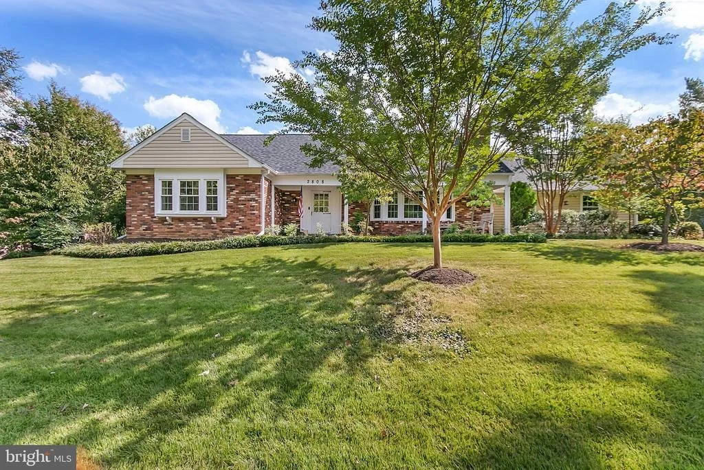 Photo of 2808 VILLAGE LANE
