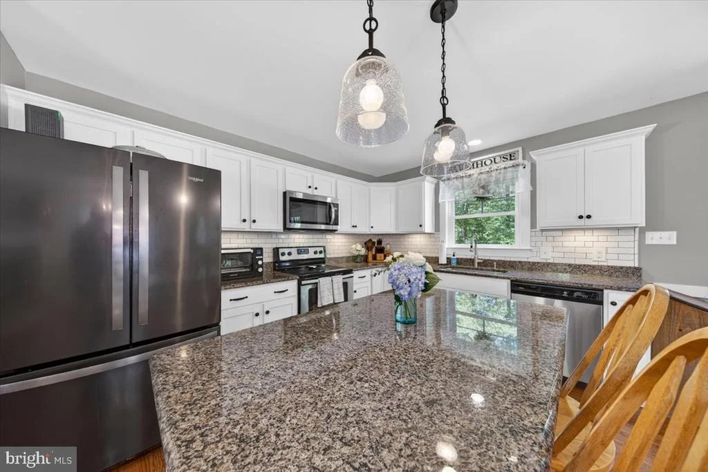 Photo of 844 MANCHESTER ROAD