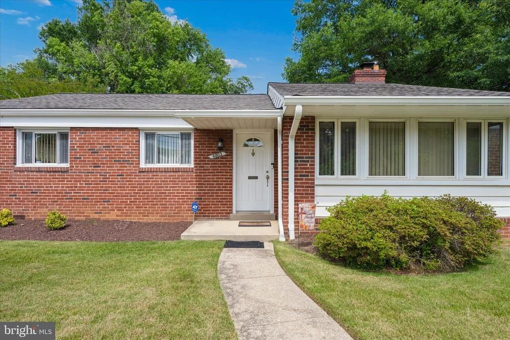 Photo of 6803 ADELPHI ROAD