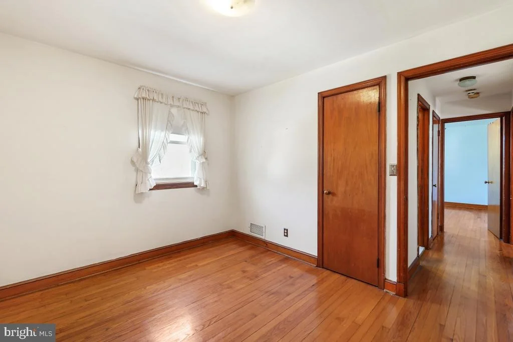 Photo of 18208 MUNCASTER ROAD