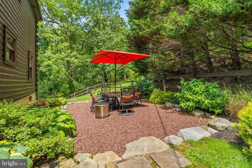 Photo of 9124 HAWBOTTOM ROAD