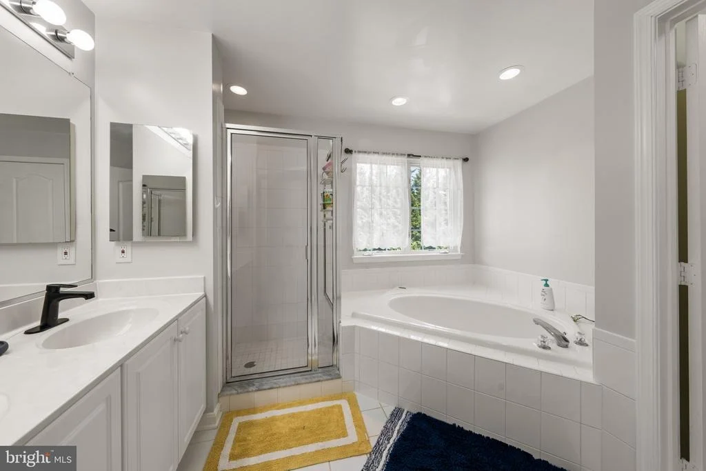 Photo of 4132 LARSON LANE