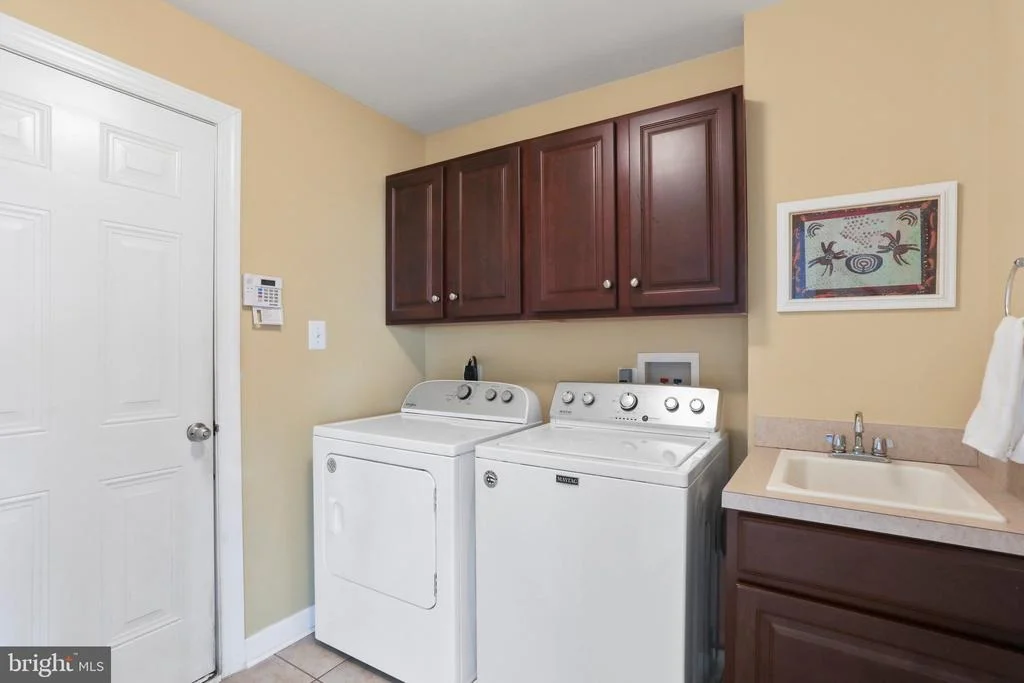Photo of 10138 ROULETTE DRIVE