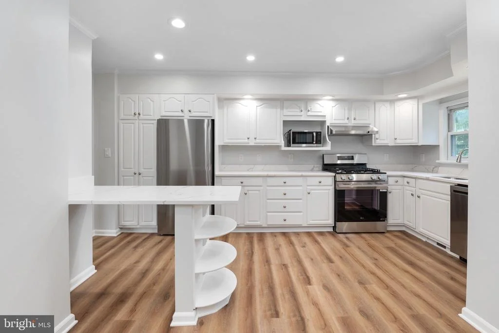 Photo of 541 CRESTPARK DRIVE