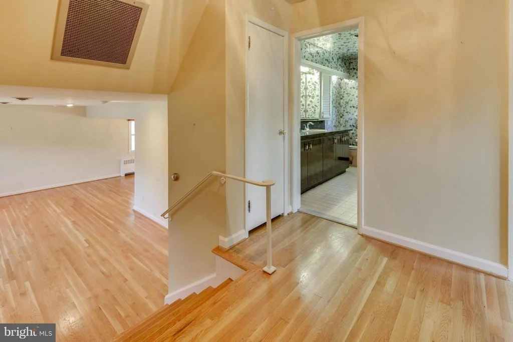 Photo of 6605 DEANCROFT ROAD