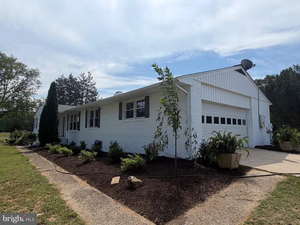 Photo of 1023 BAYARD ROAD