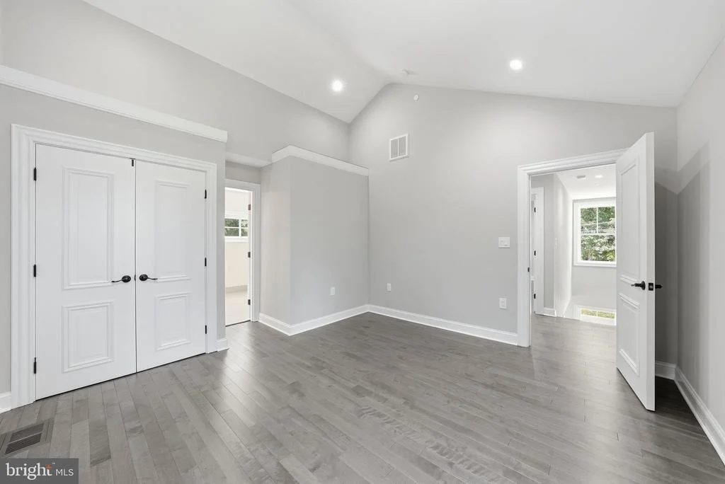 Photo of 1211 LINTON LANE