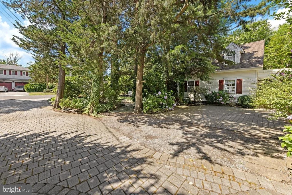 Photo of 410 ABSECON TERRACE