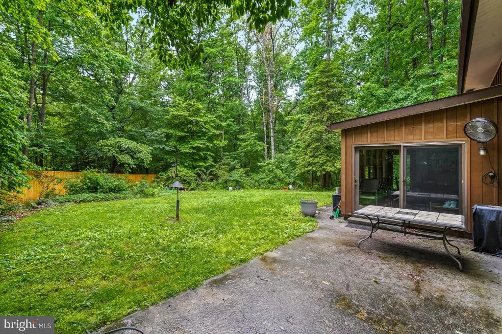 Photo of 8545 PINEWAY COURT